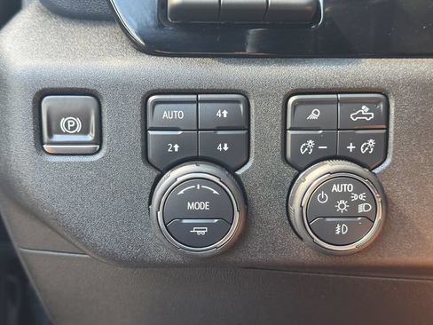 Used 2025 Chevrolet Silverado 1500 High Country AWD/4WD image 24