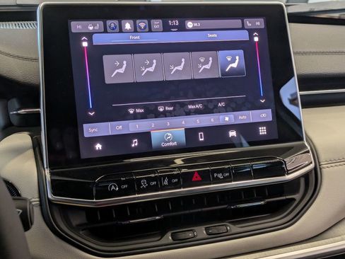 New 2026 Jeep Compass Limited image 15