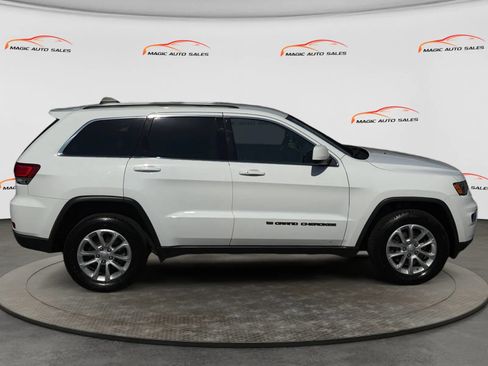 Used 2022 Jeep Grand Cherokee Laredo E AWD/4WD image 6