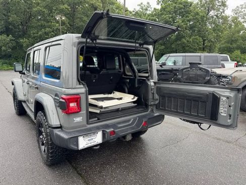 Used 2019 Jeep Wrangler Unlimited Sahara w/ Quick Order Package 24M Moab AWD/4WD image 8