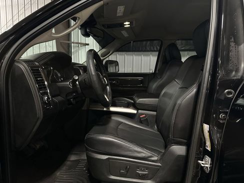 Used 2018 RAM 3500 Laramie w/ Sport Appearance Group image 32