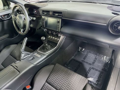 Certified 2023 Toyota GR86 w/ ALL Weather Mat Package (TMS) RWD image 31