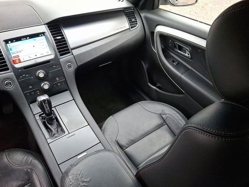 Used 2017 Ford Taurus SEL w/ Equipment Group 201A image 16