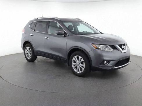 Used 2015 Nissan Rogue SV w/ SV Premium Package AWD/4WD image 2