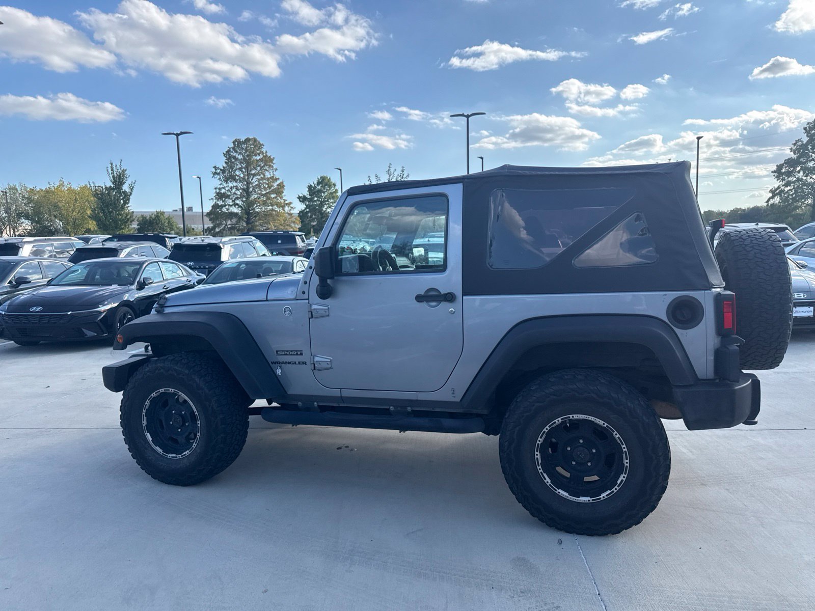 Used 2015 Jeep Wrangler Sport AWD/4WD image 6