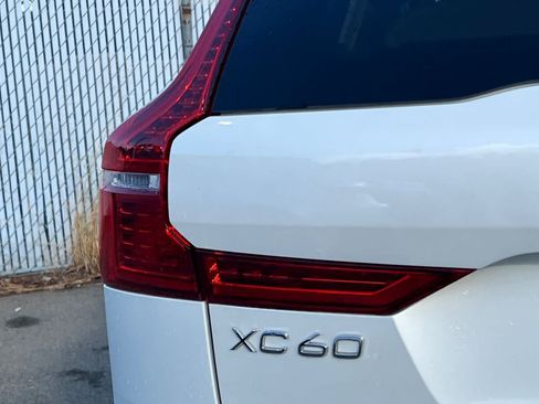 Used 2023 Volvo XC60 B5 Plus AWD/4WD image 23