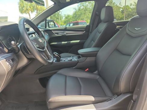 Used 2024 Cadillac XT5 Luxury FWD image 12