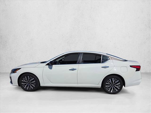 Used 2025 Nissan Altima 2.5 SV FWD image 9