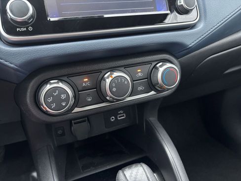 Used 2025 Nissan Versa SV image 23