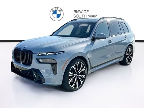 Used 2024 BMW X7 xDrive40i w/ Executive Package AWD/4WD image 3