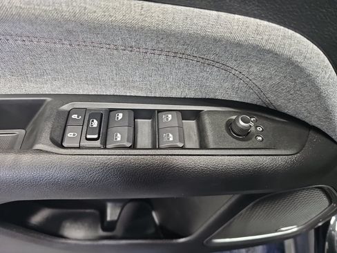 Used 2022 Jeep Compass Latitude w/ Sun and Sound Group AWD/4WD image 27