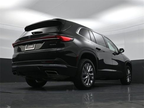 Used 2025 Buick Enclave Preferred image 26