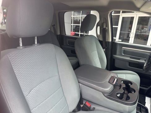 Used 2019 RAM 1500 Classic SLT AWD/4WD image 25