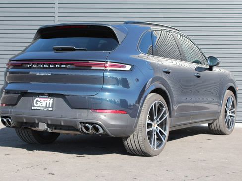 Used 2024 Porsche Cayenne image 9