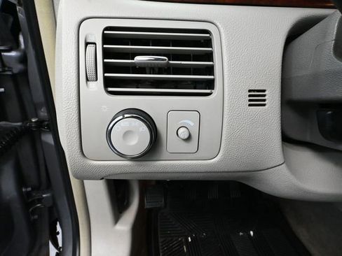 Used 2007 Buick Lucerne CXL w/ Luxury Package image 28