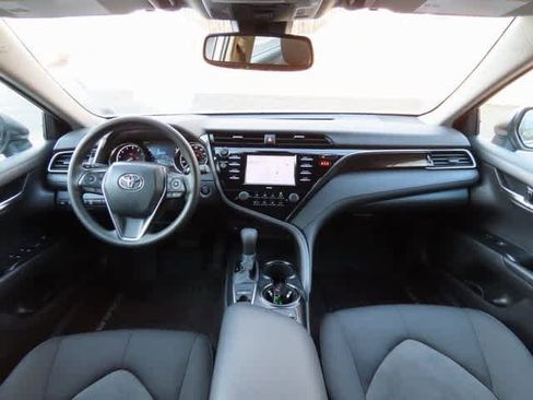 Used 2020 Toyota Camry LE image 17