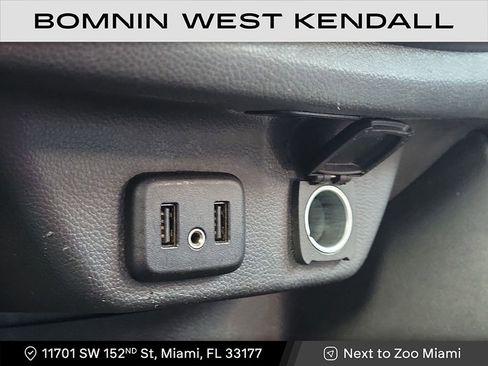 Used 2021 Chevrolet Traverse LS image 18