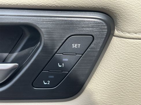 New 2025 Nissan Armada Platinum Reserve image 19