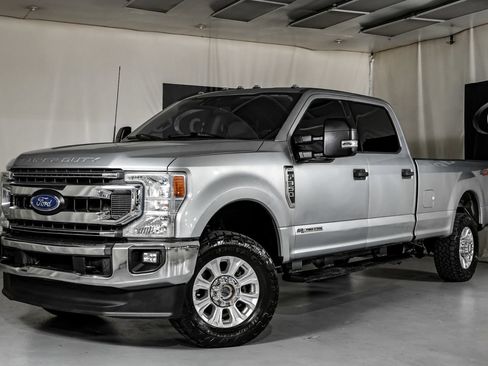 Used 2022 Ford F350 XLT w/ XLT Value Package AWD/4WD image 4