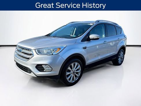 Used 2017 Ford Escape Titanium image 3