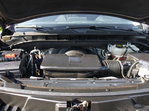 Used 2021 Chevrolet Suburban LS w/ Driver Alert Package image 12