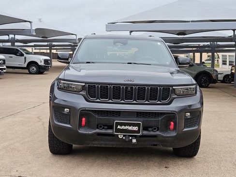Used 2022 Jeep Grand Cherokee Trailhawk image 2