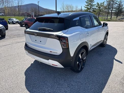 New 2026 Nissan Kicks SR w/ SR Premium Package AWD/4WD image 25