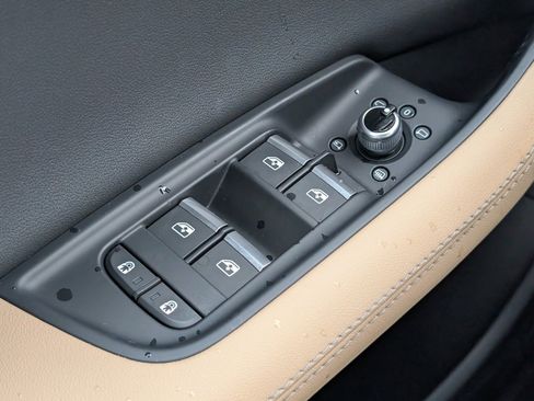 Used 2025 Audi Q7 3.0T Premium Plus image 24