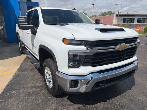 Used 2025 Chevrolet Silverado 2500 LT w/ Safety Package AWD/4WD image 5
