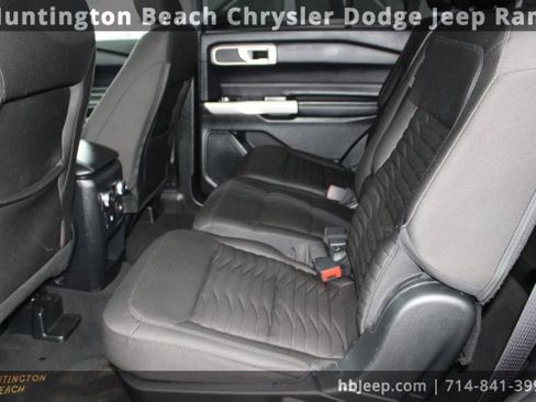 Used 2021 Ford Explorer XLT image 31