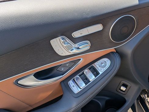 Used 2022 Mercedes-Benz GLC 300 image 17