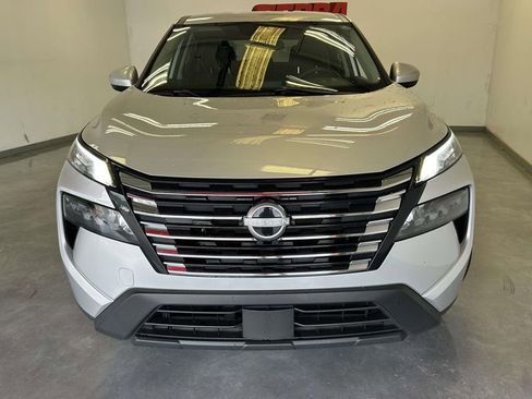 Used 2024 Nissan Rogue SV FWD image 8