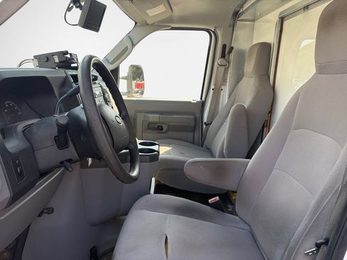 Used 2016 Ford E-350 and Econoline 350 Super Duty RWD image 12