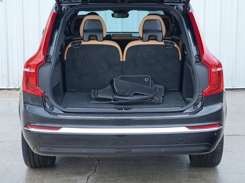 Used 2024 Volvo XC90 T8 Ultimate w/ Lounge Package image 10