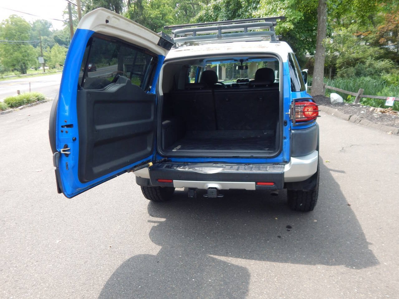 Used 2007 Toyota FJ Cruiser 4WD w/ Upgrade Pkg 1 image 9