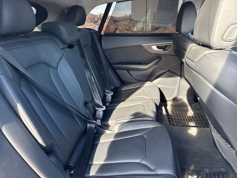 Used 2019 Audi Q8 Prestige w/ Luxury Package image 11