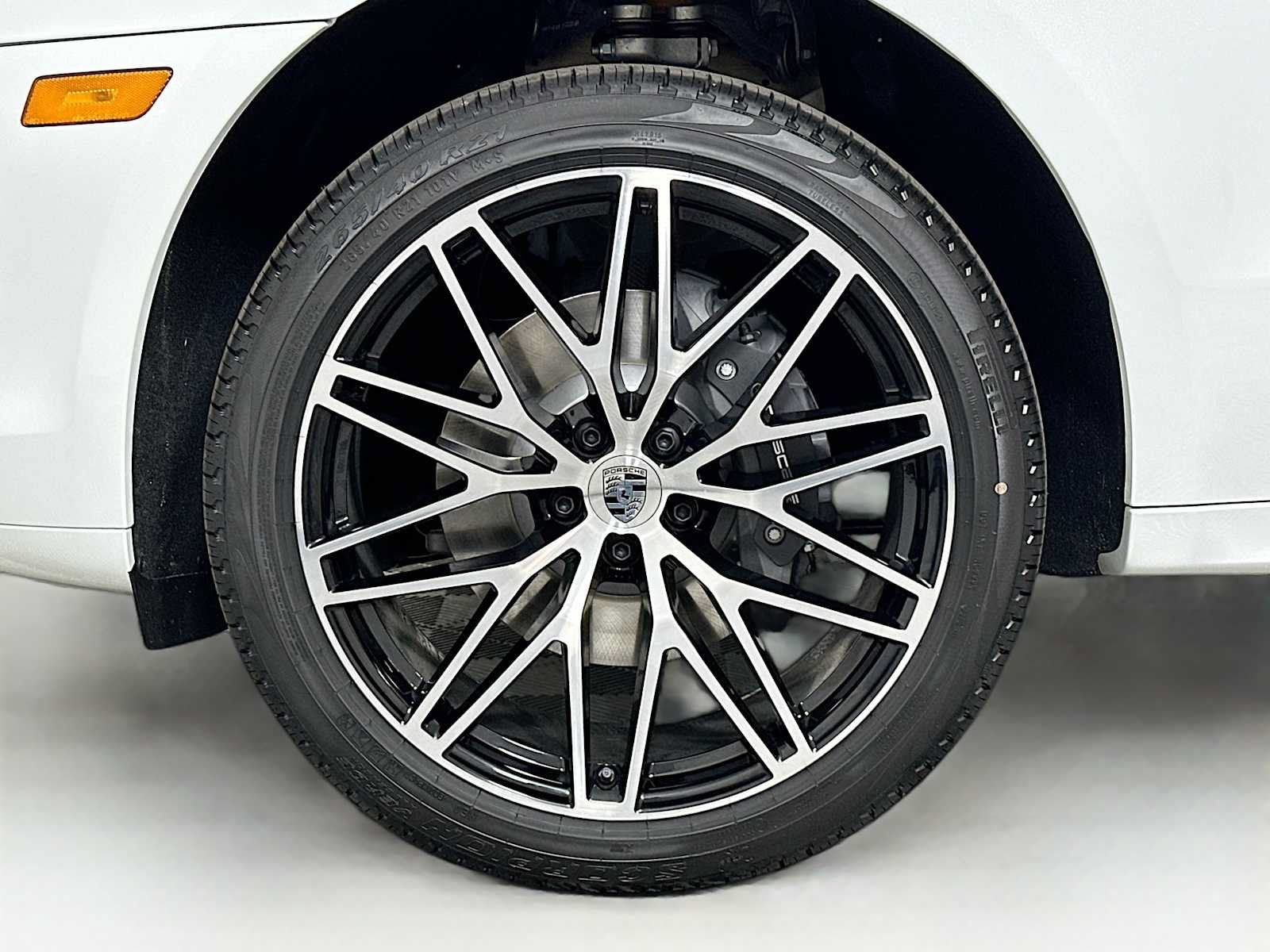 Used 2026 Porsche Macan AWD/4WD image 32