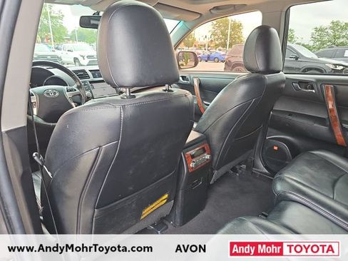 Used 2012 Toyota Highlander Limited w/ Tow Pkg AWD/4WD image 30