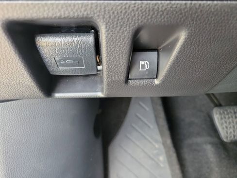 Used 2023 Toyota Highlander Limited image 34