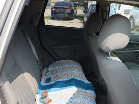 Used 2005 Jeep Grand Cherokee Laredo image 13