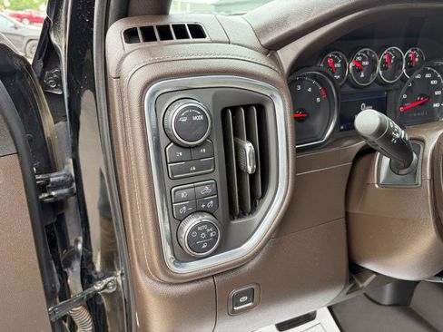 Used 2021 Chevrolet Silverado 3500 LT w/ Convenience Package AWD/4WD image 10
