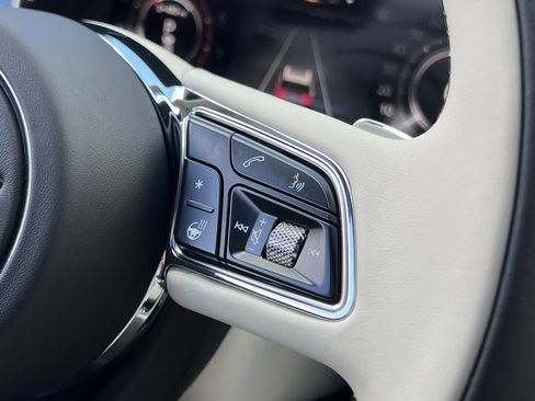 Certified 2025 Bentley Bentayga image 30