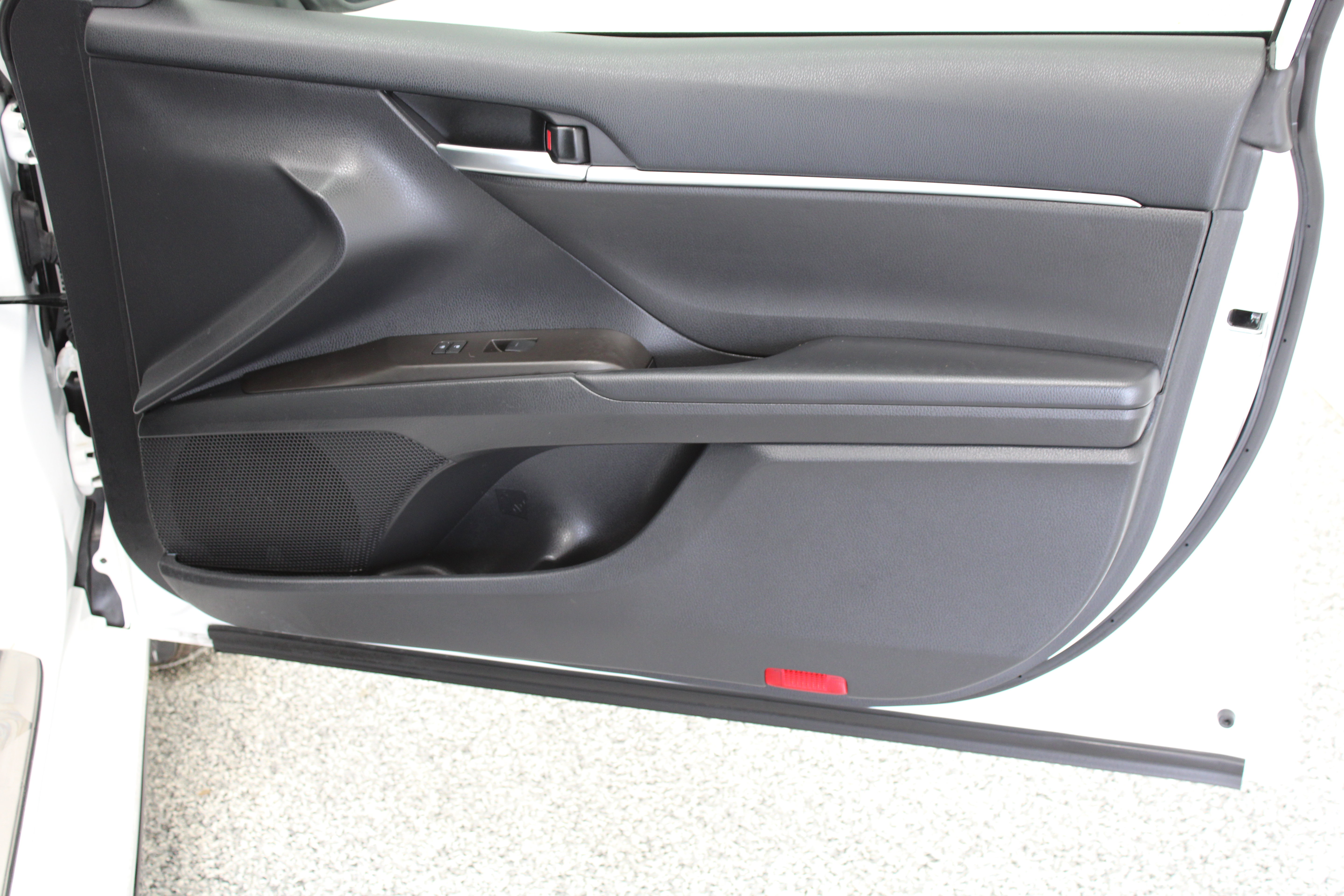 Used 2023 Toyota Camry SE FWD image 32