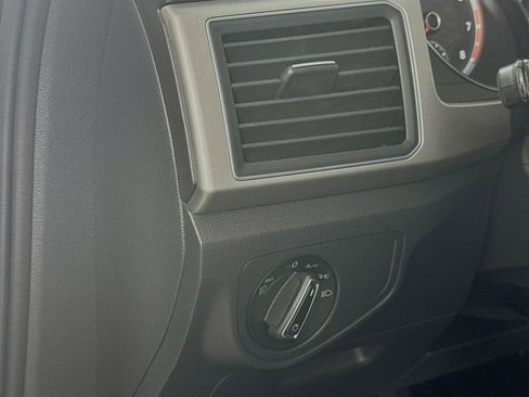 Used 2019 Volkswagen Atlas SE w/ Towing Package FWD image 11