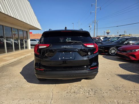 Used 2023 GMC Terrain SLE w/ Elevation Edition image 7