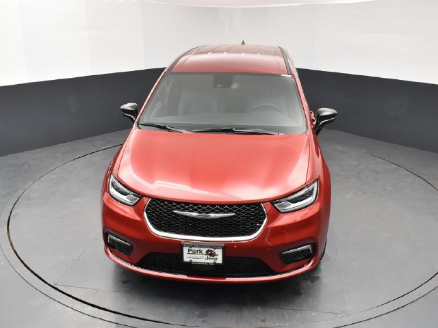 New 2026 Chrysler Pacifica Select AWD/4WD image 14