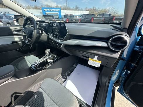 New 2026 Chevrolet Trax LT w/ Midnight Edition FWD image 29