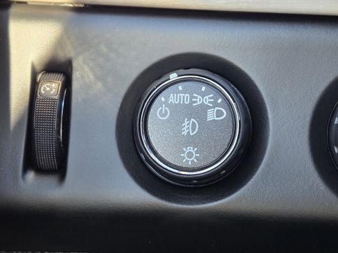 Used 2018 GMC Yukon XL Denali w/ Open Road Package image 22