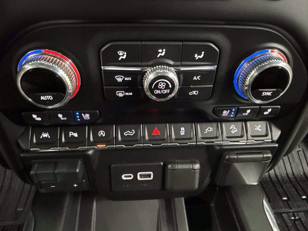 Used 2020 GMC Sierra 1500 Denali w/ Denali Ultimate Package AWD/4WD image 31