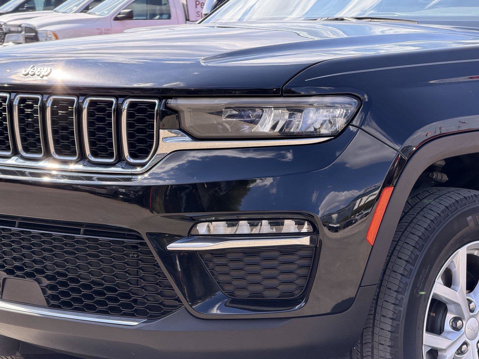 Used 2023 Jeep Grand Cherokee Limited RWD image 9